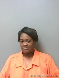 Recent Mugshot Image for SHENIQUE HALL in Hale County, Alabama