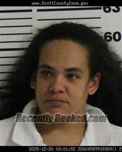 Recent Mugshot Image for AMBER LYNN HOLCOMB in Scott County, Iowa