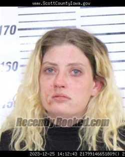 Recent Booking / Mugshot for SAMANTHA ELIZABETH LYNG in Scott County, Iowa