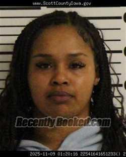 Recent Mugshot Image for GEPORDIE ANN DESHEA SMITH in Scott County, Iowa