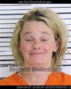 Recent Booking / Mugshot for LACEY LYNN MILLS in Scott County, Iowa