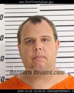 Recent Mugshot Image for JOHN TRAVIS REEVES in Scott County, Iowa