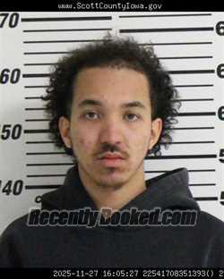 Recent Mugshot Image for SAVION BRADLEY UPTON in Scott County, Iowa