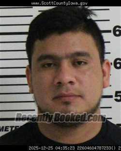 Recent Mugshot Image for WILBERTO PEREZ CRUZ in Scott County, Iowa