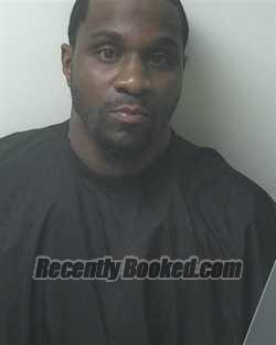 Recent Mugshot Image for DERRON SHAWNTEL WHITE in Beaufort County, North Carolina