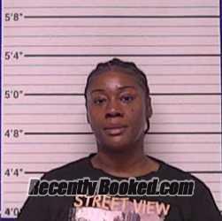 Recent Mugshot Image for CAZNEE TERRIONA BOWEN in Bladen County, North Carolina