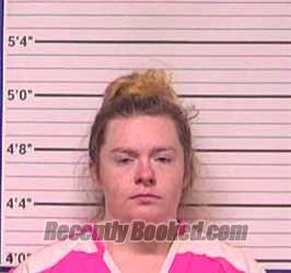 Recent Mugshot Image for DEVEN LANAE DAVIDSON in Bladen County, North Carolina