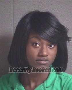 Recent Mugshot Image for EVASIA SCHYNELLE DOWNS-STOVER in Buncombe County, North Carolina