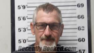 Recent Mugshot Image for MICHAEL DEWAIN DIXON in Carteret County, North Carolina