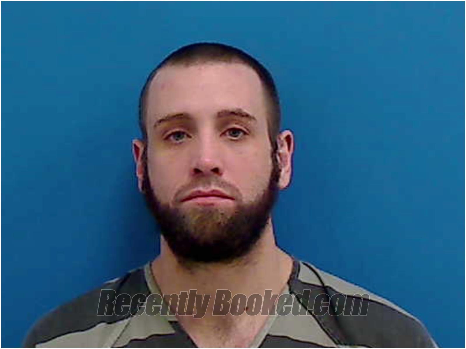 Recent Mugshot Image for DEREK WAYNE SIMMONS in Catawba County, North Carolina