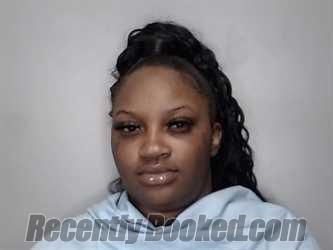 Recent Mugshot Image for PRECIOUS DESHAY DORRIS in Champaign County, Illinois