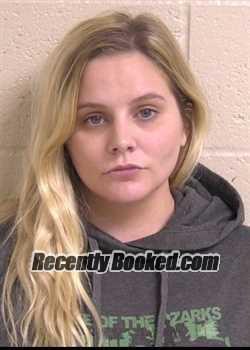 Recent Mugshot Image for ALEXIS TRENT in Madison County, Illinois