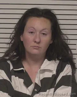 Recent Mugshot Image for KATHERINE LYNN BATTS in Iredell County, North Carolina