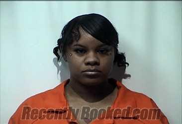 Recent Mugshot Image for ANIYAH NICOLE LEWIS in Christian County, Kentucky