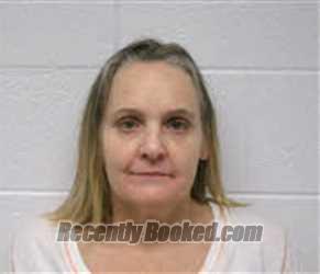 Recent Booking / Mugshot for DIANNA PAULINE QUEEN in Macon County