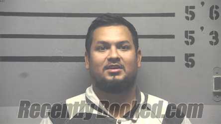 Recent Mugshot Image for OSCAR DANILO MARTINEZ-BONICHE in Hopkins County, Kentucky