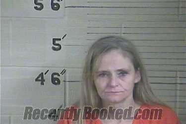 Recent Mugshot Image for Mary J Campbell in Lee County, Kentucky