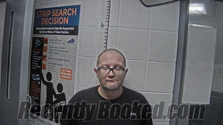 Recent Mugshot Image for JAMES ONEIL ELSWICK in Letcher County, Kentucky