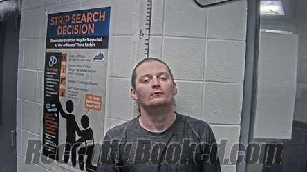 Recent Mugshot Image for TRENTON AARON DIXON in Letcher County, Kentucky