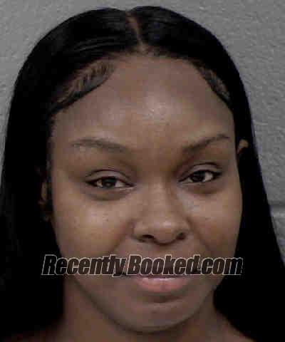 Recent Mugshot Image for DOMINIQUE THOMPSON in Mecklenburg County, North Carolina