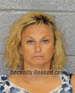 Recent Booking / Mugshot for KIMBERELY BILLIE HILL in Mecklenburg