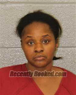 Recent Mugshot Image for LATOYA NICOLE MOORE in Mecklenburg County, North Carolina
