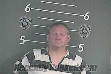 Recent Mugshot Image for DARREN R THACKER in Pike County, Kentucky