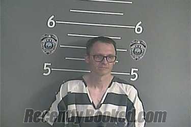 Recent Mugshot Image for PAUL E MOORE in Pike County, Kentucky