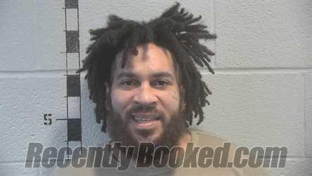 Recent Mugshot Image for DEONQUEZ DESHAUN HOLLOWELL in Shelby County, Kentucky