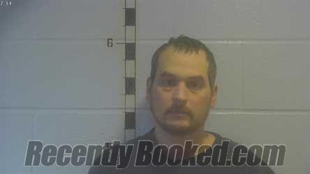 Recent Booking / Mugshot for JUSTIN D MOLDERO in Shelby County, Kentucky