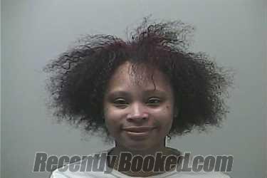 Recent Mugshot Image for DIQUIESHA DTAVIA CURRY in Midland County, Michigan