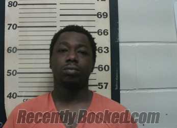 Recent Mugshot Image for LATAVIOUS YOUNG in Oktibbeha County, Mississippi