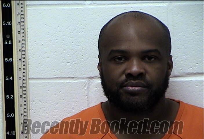 Recent Booking / Mugshot for TADARRES AHMON MCKEE in Pearl River County