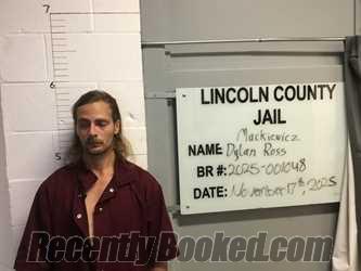 Recent Mugshot Image for DYLAN ROSS MACKIEWICZ in Lincoln County, Oklahoma