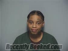 Recent Mugshot Image for RAE'ONA NASHAE HAMPTON in Roanoke County, Virginia