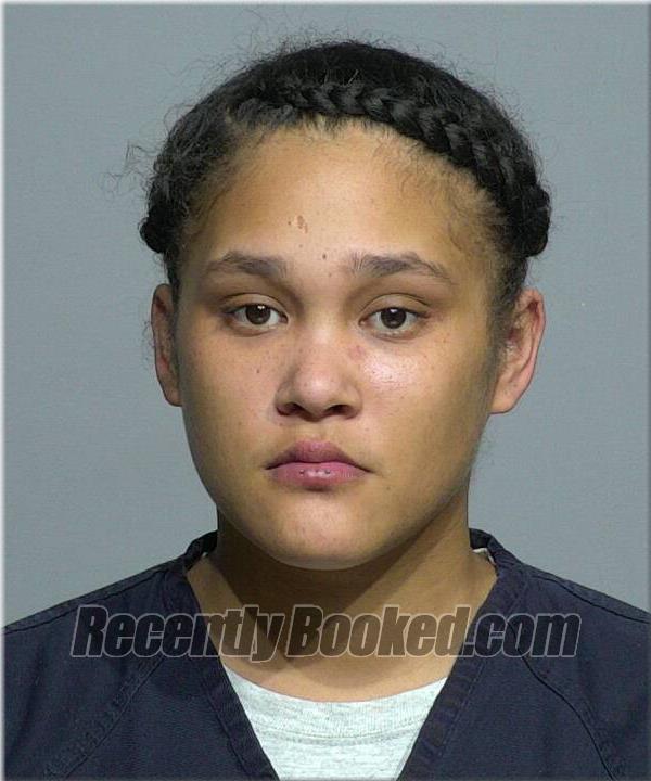 Recent Booking / Mugshot for Desiree Davis in Milwaukee County, Wisconsin