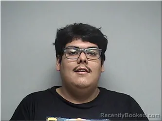 Recent Mugshot Image for Roberto Gonzalez Chavarria in Walworth County, Wisconsin