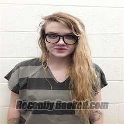 Recent Booking / Mugshot for SAVANNAH TERRIE BELL BROWN in Monroe