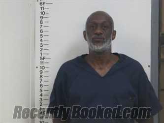 Recent Booking / Mugshot for LEONARD D ROBERTS in Putnam County, Tennessee