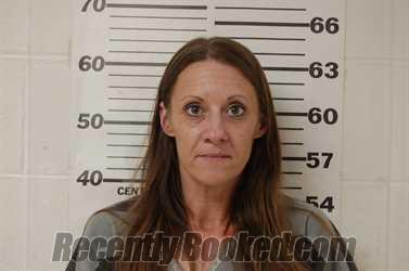 Recent Booking / Mugshot for ANGELA DEANNE THOMPSON in Henderson County ...