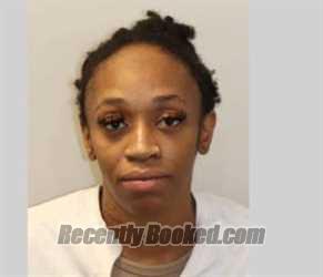 Recent Mugshot Image for COURTNEY E SMALLS in Leon County, Florida