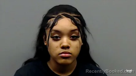 Recent Mugshot Image for MIA ALEJANDRA ROBERTS in Smith County, Texas