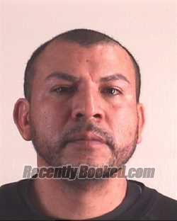 Recent Mugshot Image for ROBERTO FLORES in Tarrant County, Texas
