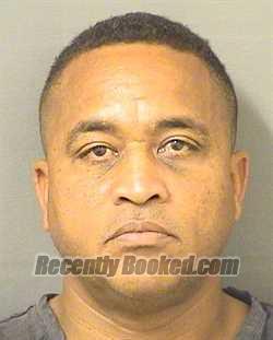 Recent Mugshot Image for ROBERT JOSE DELACRUZOLIVARES in Palm Beach County, Florida