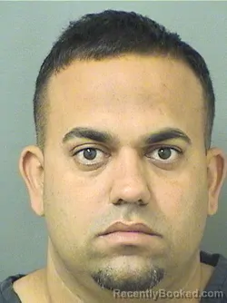 Recent Mugshot Image for ARNALDO MANUEL VASQUEZMENA in Palm Beach County, Florida