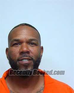 Recent Mugshot Image for STEFFANO DEMIRA ROBERTS in Suwannee County, Florida