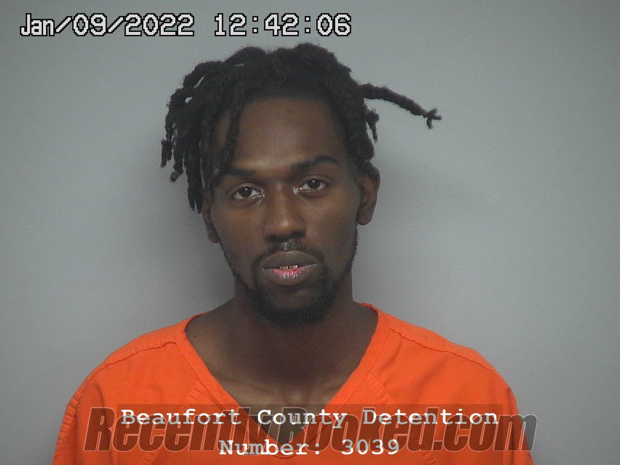 Recent Booking / Mugshot for DAQUAN JOSHUA ROBERTS in Beaufort County