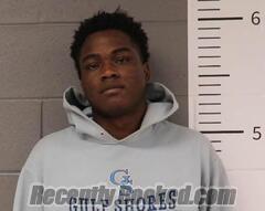 Recent Mugshot Image for VALESEO SUNTAVIUS VALDEZ-LARK in St Clair County, Alabama