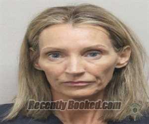 Recent Mugshot Image for LYNN MARIE LAGNEAUX in Lafayette Parish, Louisiana