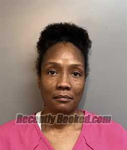 Recent Booking / Mugshot for Shundel Demeshia Lewis in Georgetown